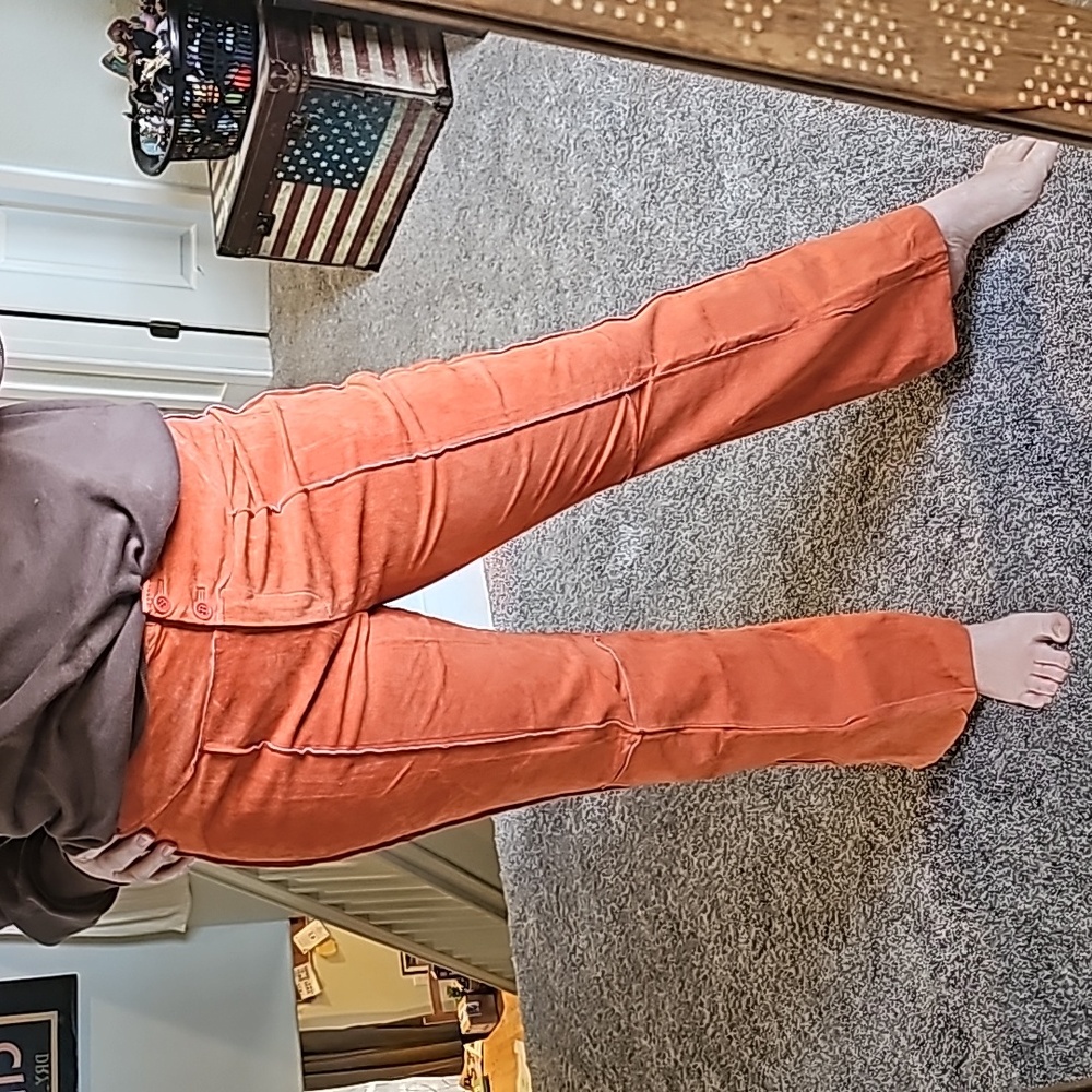 STUNNING VINTAGE METROSTYLE MID RISE SLIM  ORANGE LEATHER SUEDE PANTS